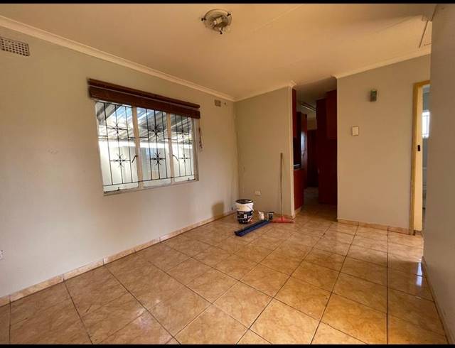 3 BEDROOM PROPERTY TO RENT IN PANORAMA GARDENS